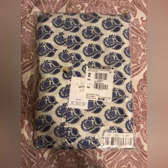 NWT J. Crew Limited Edition Linen Tablecloth - Picture 5 of 6